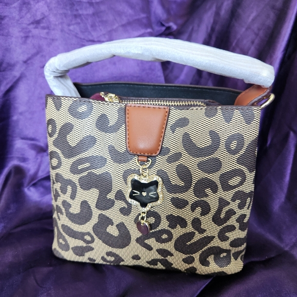 Leopard Print Bucket Bag - Picture 1 of 2
